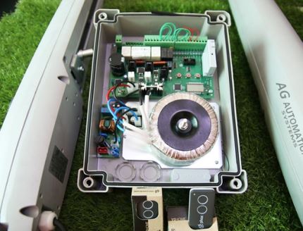 Motor cửa cổng tay đòn AG-VT250